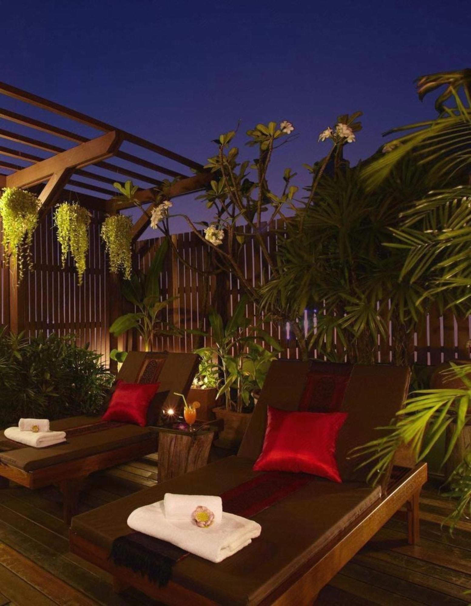 Pannee Lodge Khaosan - Sha Plus Banguecoque Exterior foto